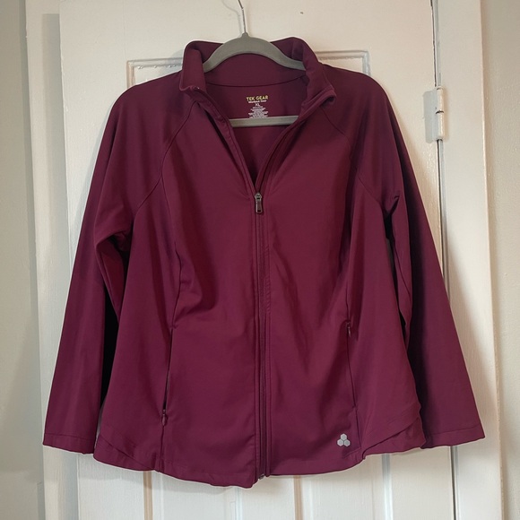 Tek Gear Women's Burgundy Full Zip Medium Weight Moisture Wicking Jacket Size XL - Picture 2 of 7